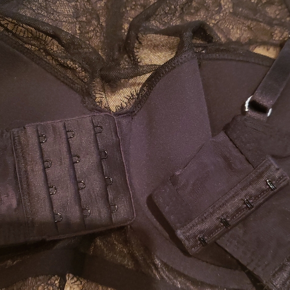 Victoria Secret Lace Bra, Sz 34DD - Picture 7 of 8